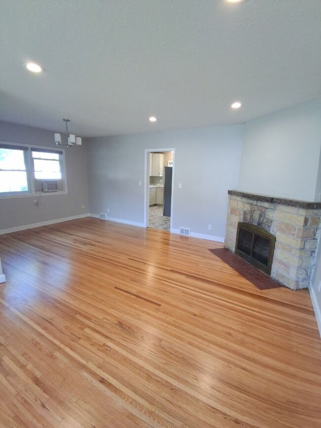 Photo - 5557 146th St N Unidad Lower