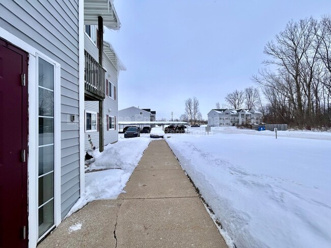 Photo - 585 W Randall St Unidad 204