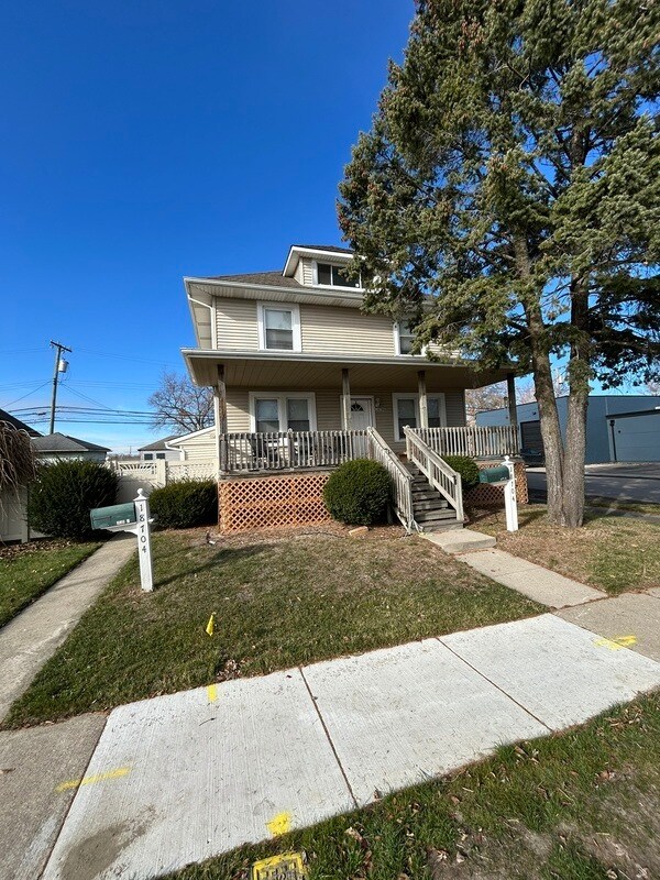 Photo - 18704 Jefferson