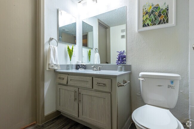 1BR, 1BA - 760SF -Bathroom
