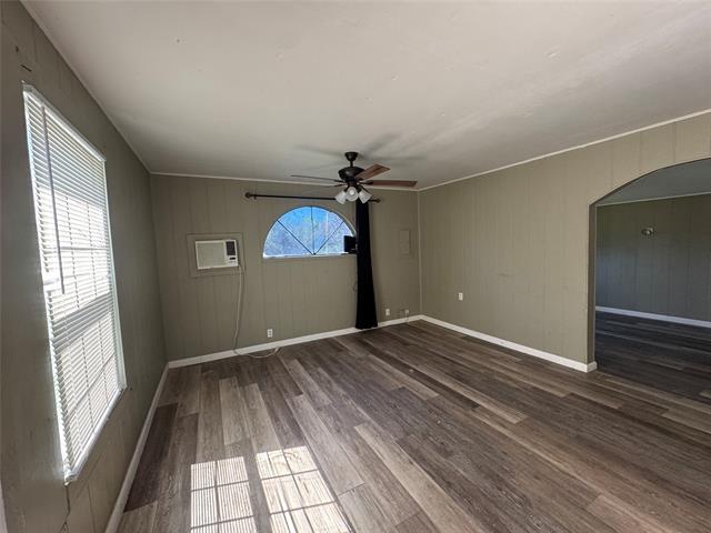 Photo - 202 W Tarrant St