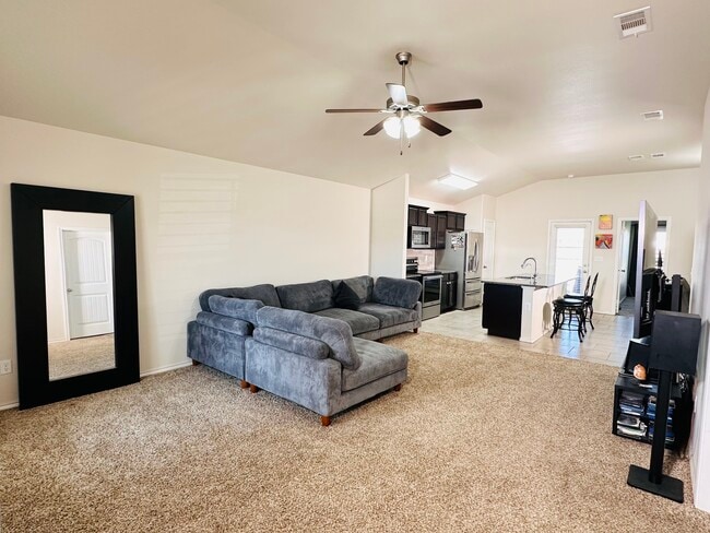 Photo - 1605 Revolution Dr