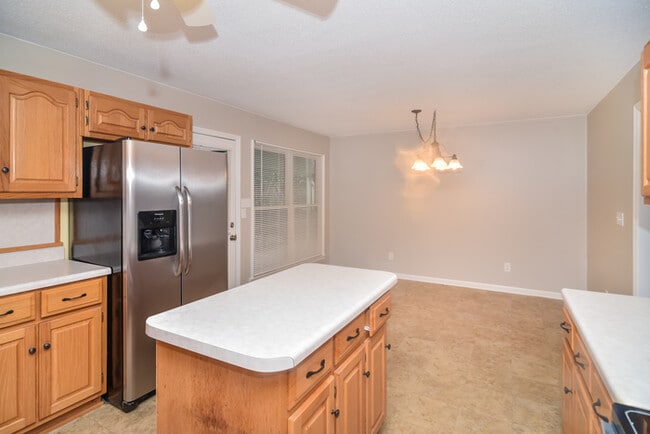 Photo - 339 White Springs Rd