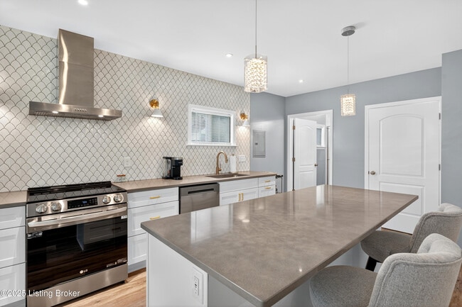 Photo - 1537 W Market St Unit 2