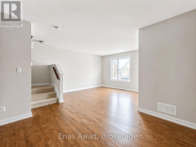 Photo - 520 Oldenburg Ave