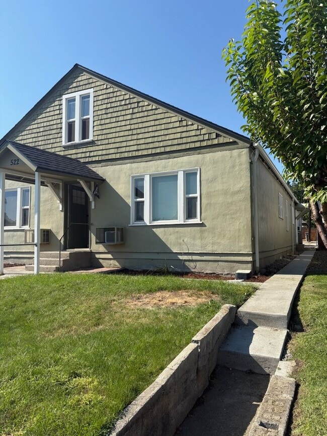 Building Photo - 522 Orondo Ave Unit #3 Rental