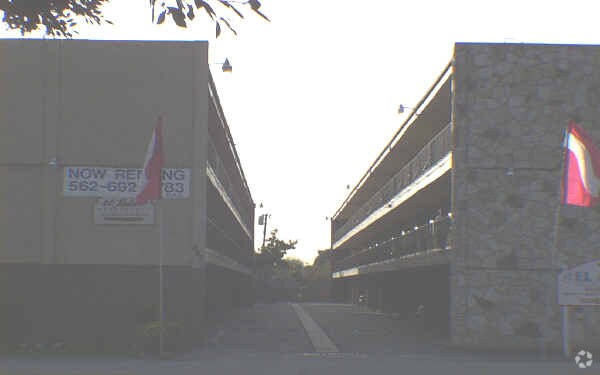 El Adobe Apartments - El Adobe Apartments