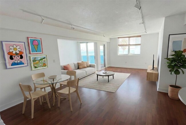 Photo - 7501 E Treasure Dr Unit 3D