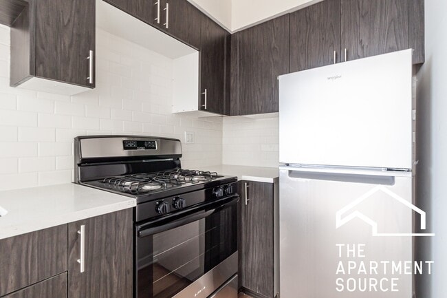 Photo - 5917 N Kenmore Ave Unidad 325