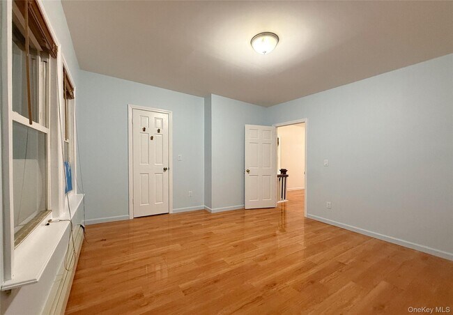 Photo - 80-30 160th St