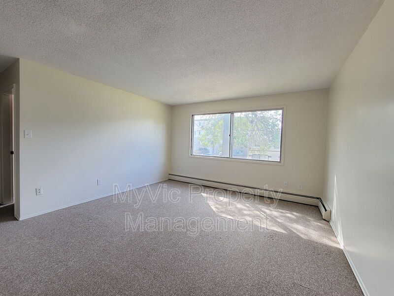 Photo - 10130-10152 152 St NW Unit One Bed