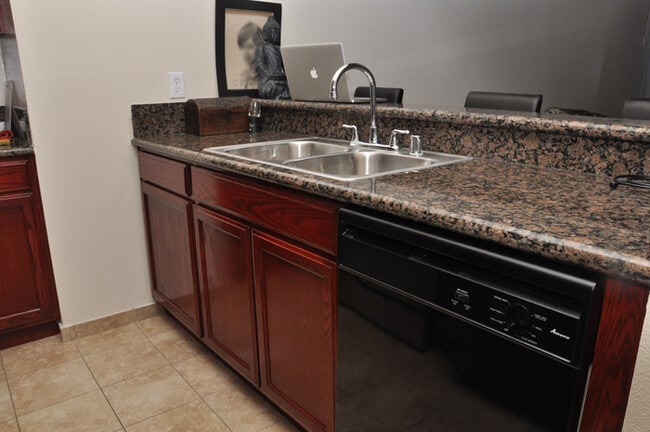 Photo - Cherokee Courtyard Apartments