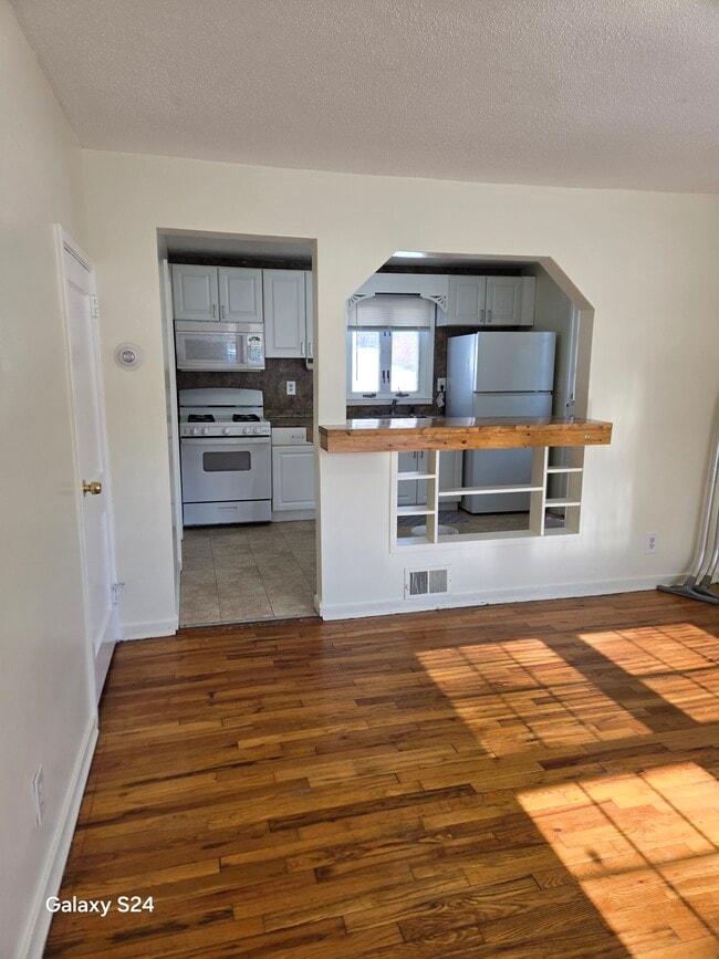 Building Photo - 94 Cortland Cir