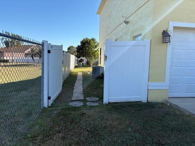 Photo - 907 Girard Dr