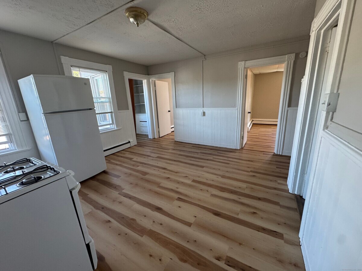 Photo - 645 Burnside Ave Apartamento Unidad 2C