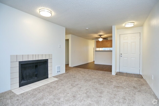 2BR, 1BA - 862 SF