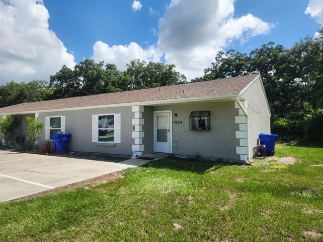 Building Photo - 2 Bedroom/2 Bath with rear lanai/porch are... Rental