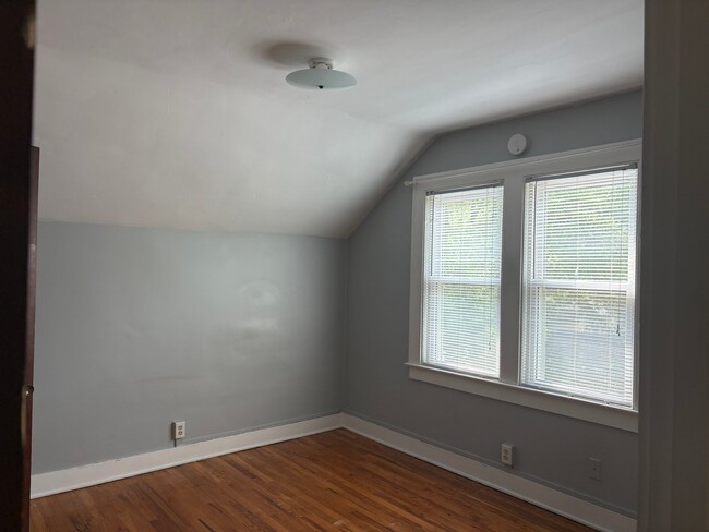 Photo - 1524 Silver Creek Ave SE