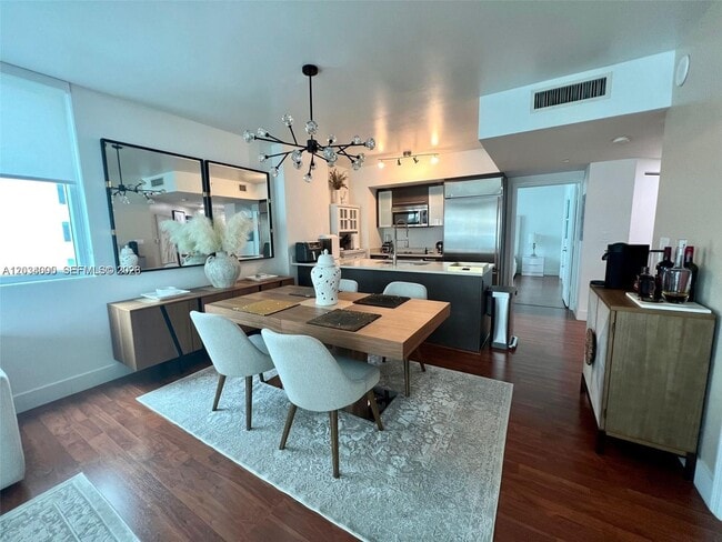 Photo - 500 Brickell Ave Unidad 1410