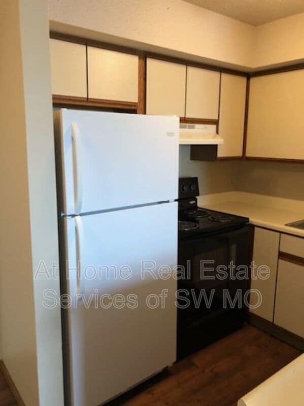 Photo - 2856 S Rogers Ave Unit Apt #7