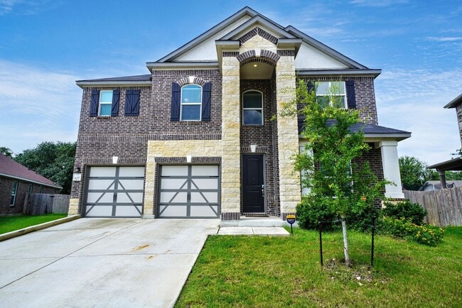 Beautiful 3-Bedroom Home with Flex Space i... - Beautiful 3-Bedroom Home with Flex Space i...