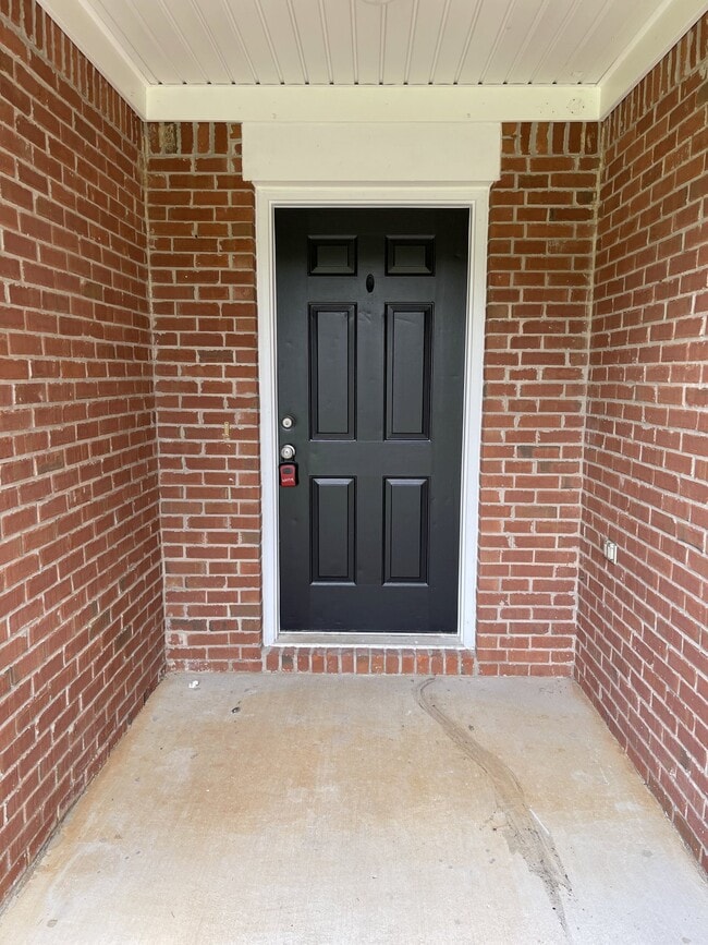 Photo - 100 Brook Glen Dr