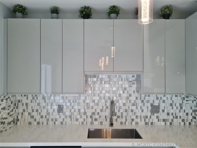 Photo - 906 NE 3rd St