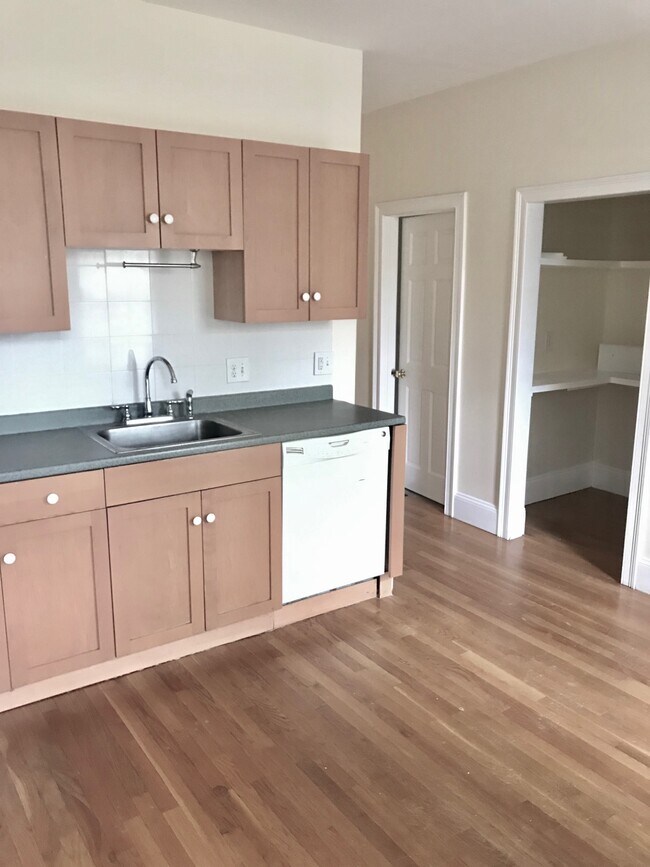 Photo - 14 Schiller St Unidad 3