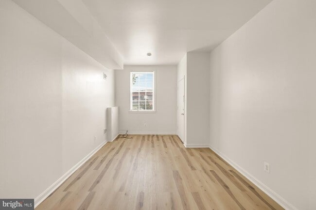 Building Photo - 1102 K St SE Unit 1
