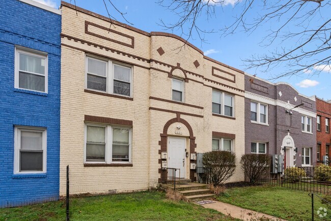 Building Photo - 1621 E St NE Unit 3 Rental