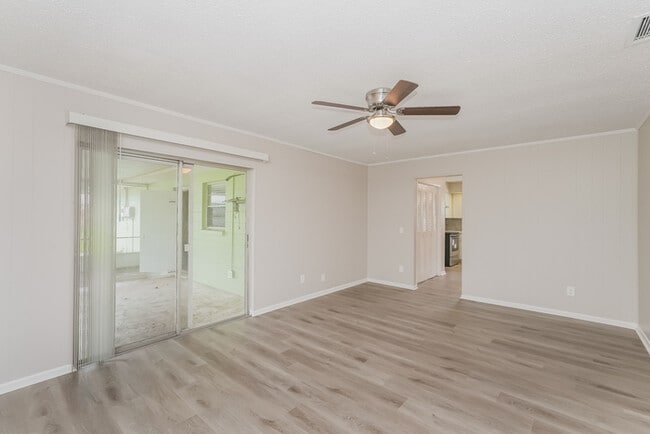 Photo - 6142 Donegal W