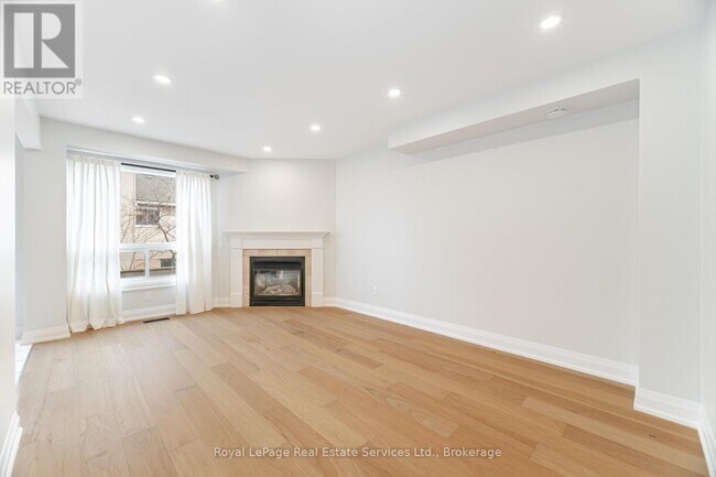 Photo - 2155 Duncaster Dr