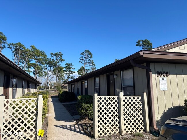 Photo - 3008 Stanford Rd