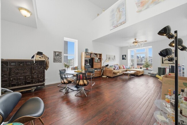 Photo - 903 W 19th St Unit 3