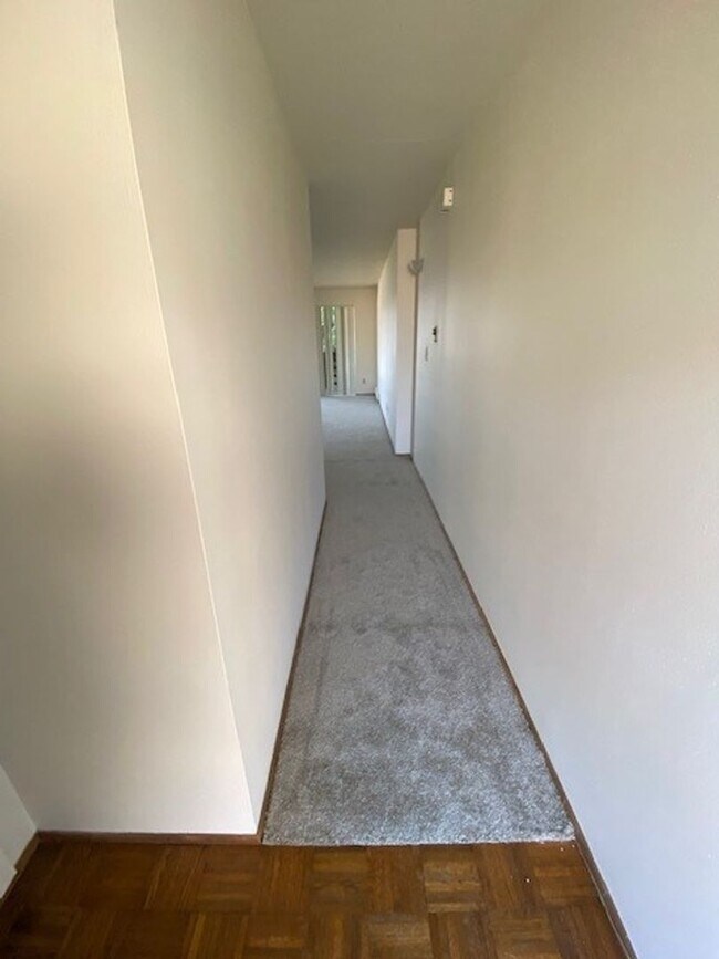 Photo - Lakeview Apartments