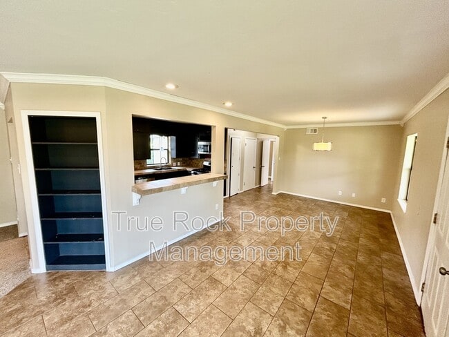 Photo - 1827 S Broadway Blvd