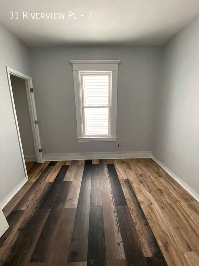 Photo - 31 Riverview Pl Unit 7
