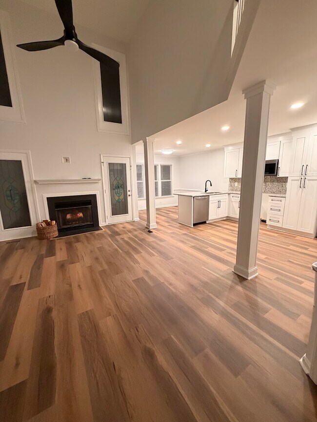 Photo - 1423 Mahonia Ct