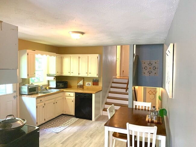 Photo - 140-142 Pine St Unidad B