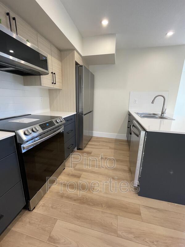 Photo - 8715-8110 110 St NW