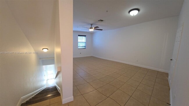 Photo - 929 SW 147th Ave