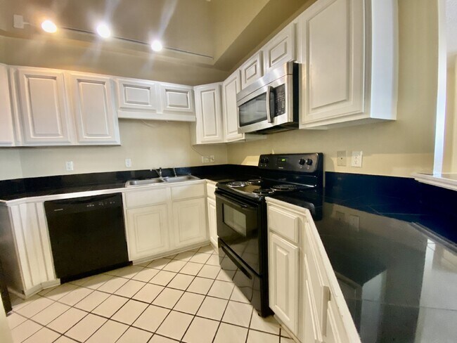 Top-Floor 2 Bedroom / 2 Bath Condo in The Meridian – Gated Community!