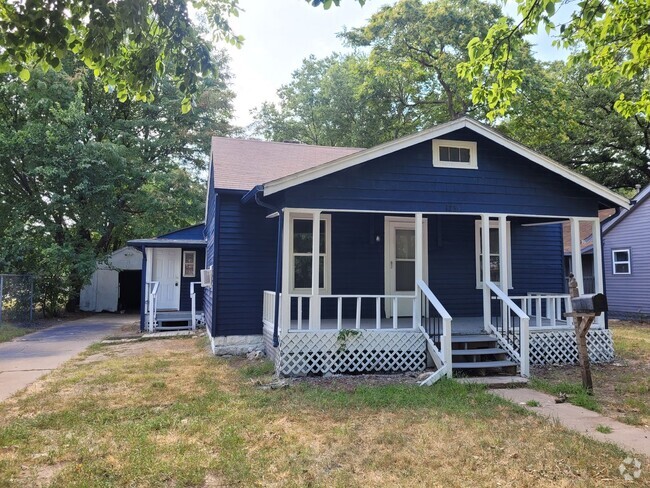 Building Photo - $825 - 2 bedroom/ 1 bathroom - Single Fami... Rental