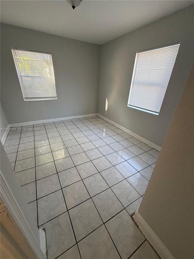 Photo - 1444 W 24th St