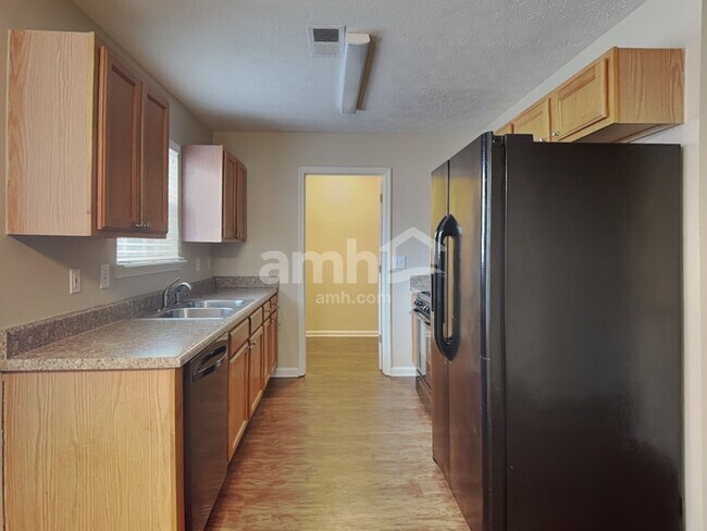 Photo - 3052 Lake Park Trail