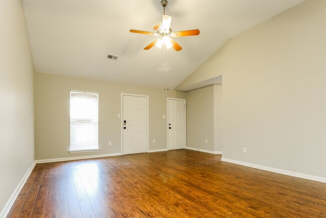 Photo - 799 Grant Dr