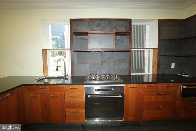 Photo - 1707 N Howard St