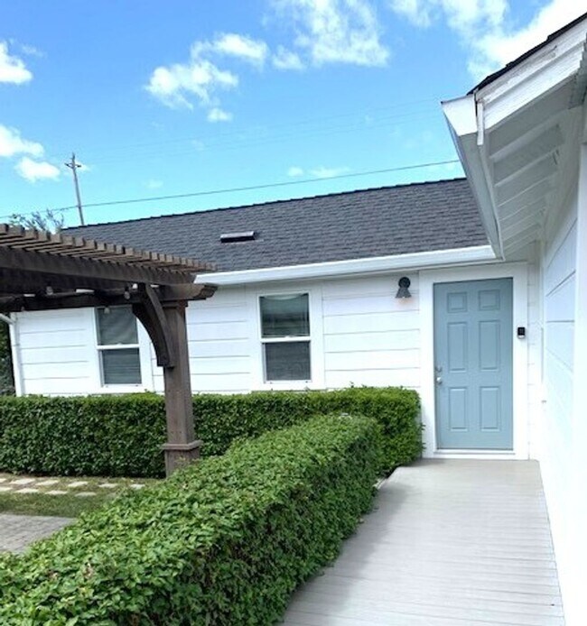 Photo - 871 Dowdell Ln Unit 871 A