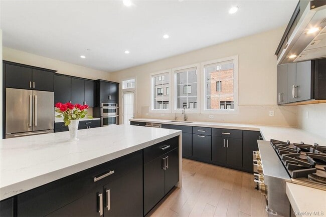 Photo - 210 Legend Dr