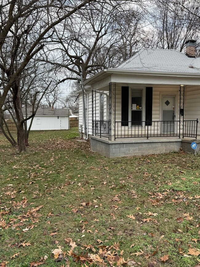 Photo - 2 bedroom/1 bath house with 2 car garage